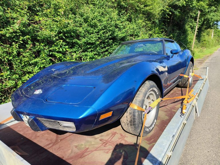 CORVETTE C3 1978 – L48 5.7L V8 – BRIGHT BLUE T-TOPS Peints , 960 exemplaires carte grise collection française, à terminer, pour la remise en route. 40200 klms au compteur