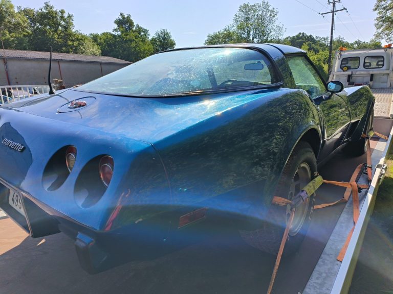 CORVETTE C3 1978 – L48 5.7L V8 – BRIGHT BLUE T-TOPS Peints , 960 exemplaires carte grise collection française, à terminer, pour la remise en route. 40200 klms au compteur