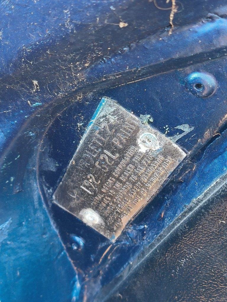 CORVETTE C3 1978 – L48 5.7L V8 – BRIGHT BLUE T-TOPS Peints , 960 exemplaires carte grise collection française, à terminer, pour la remise en route. 40200 klms au compteur