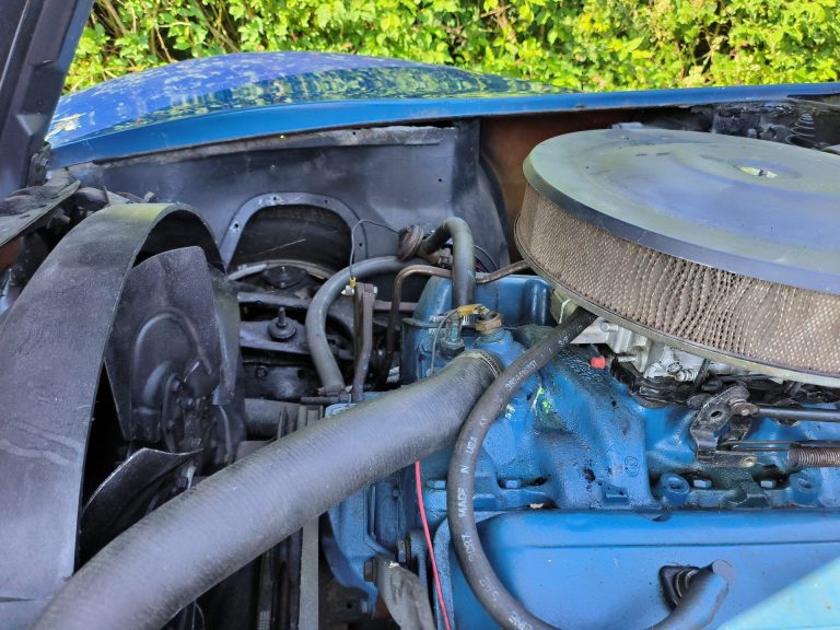 CORVETTE C3 1978 – L48 5.7L V8 – BRIGHT BLUE T-TOPS Peints , 960 exemplaires carte grise collection française, à terminer, pour la remise en route. 40200 klms au compteur