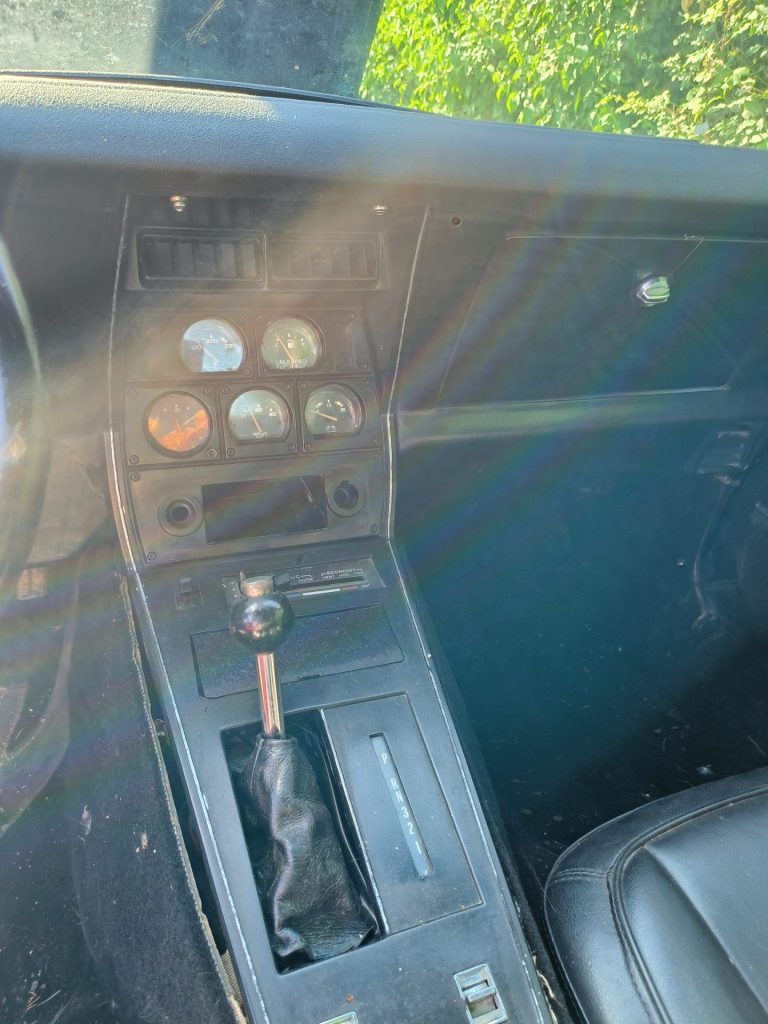 CORVETTE C3 1978 – L48 5.7L V8 – BRIGHT BLUE T-TOPS Peints , 960 exemplaires carte grise collection française, à terminer, pour la remise en route. 40200 klms au compteur
