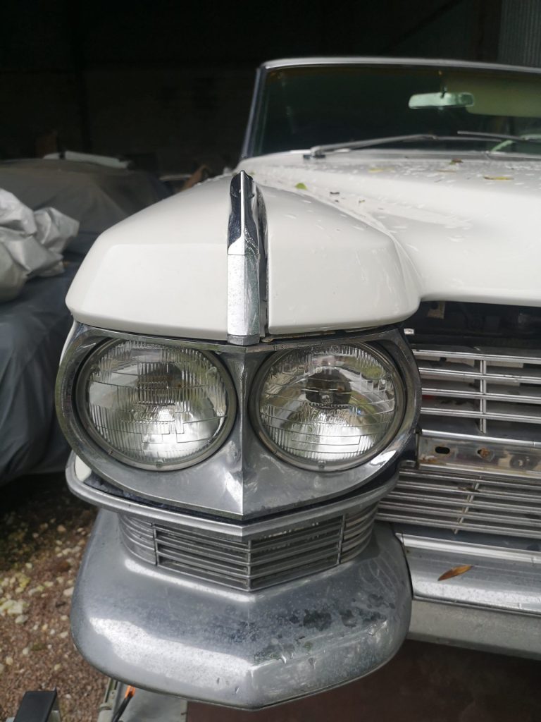 Vendu Cadillac coupé de ville 1964