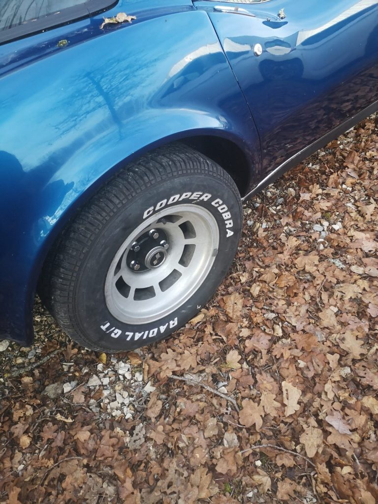 CORVETTE C3 1978 – L48 5.7L V8 – BRIGHT BLUE T-TOPS Peints , 960 exemplaires carte grise collection française, à terminer, pour la remise en route. 40200 klms au compteur