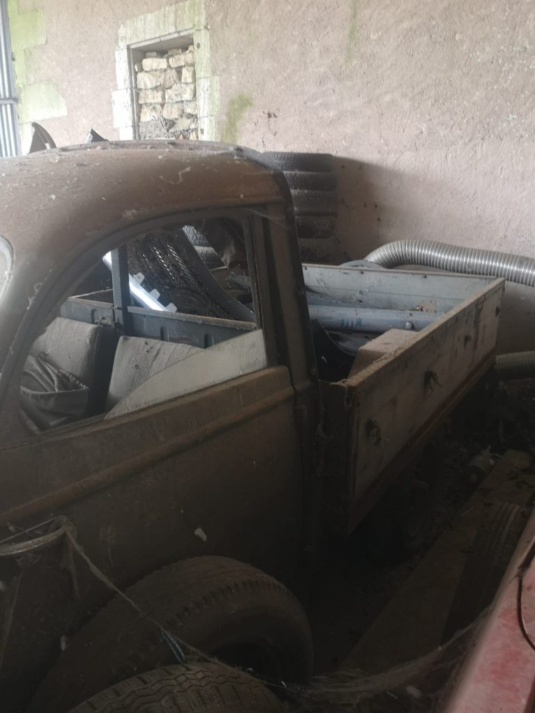 VENDU Peugeot 202 pick-up