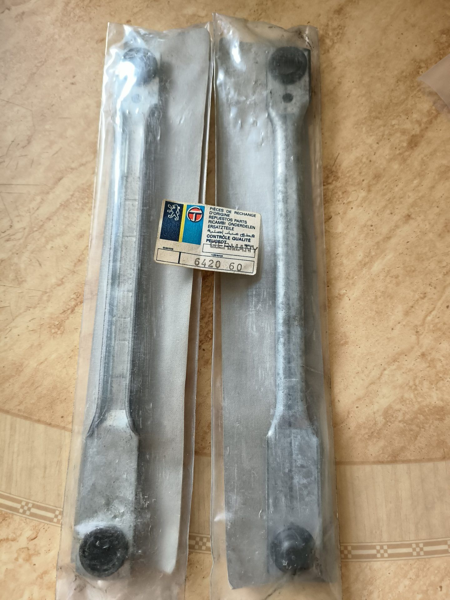 Lot de 2 biellettes / bras transmission essuie-glace Bosch – Peugeot J7 J9 / Citroën C25 / J5 (N.O.S.) – Image 2
