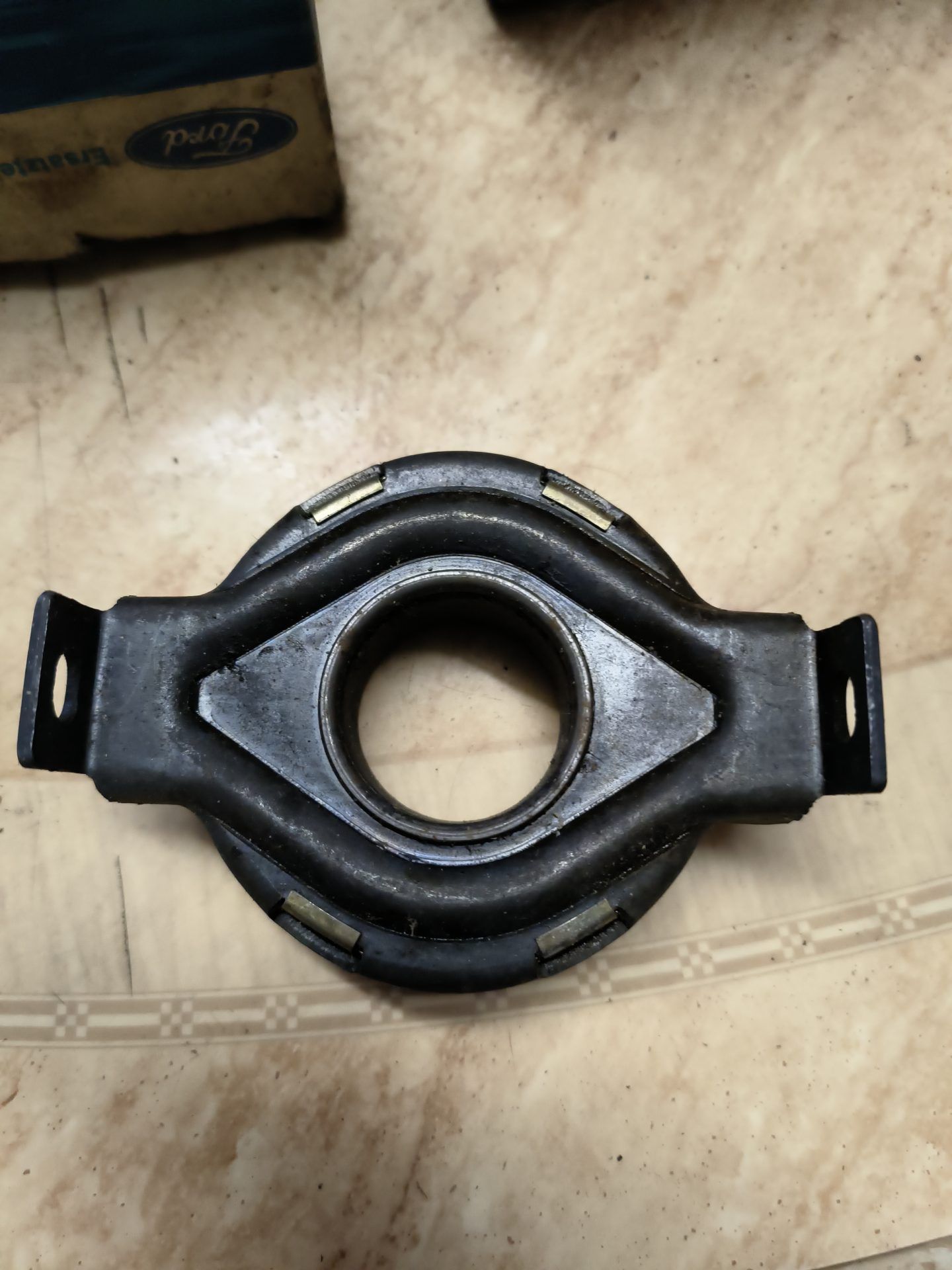 Palier central Ford – INA F-83001 / 77FB-7548-CA Neuf – Image 3