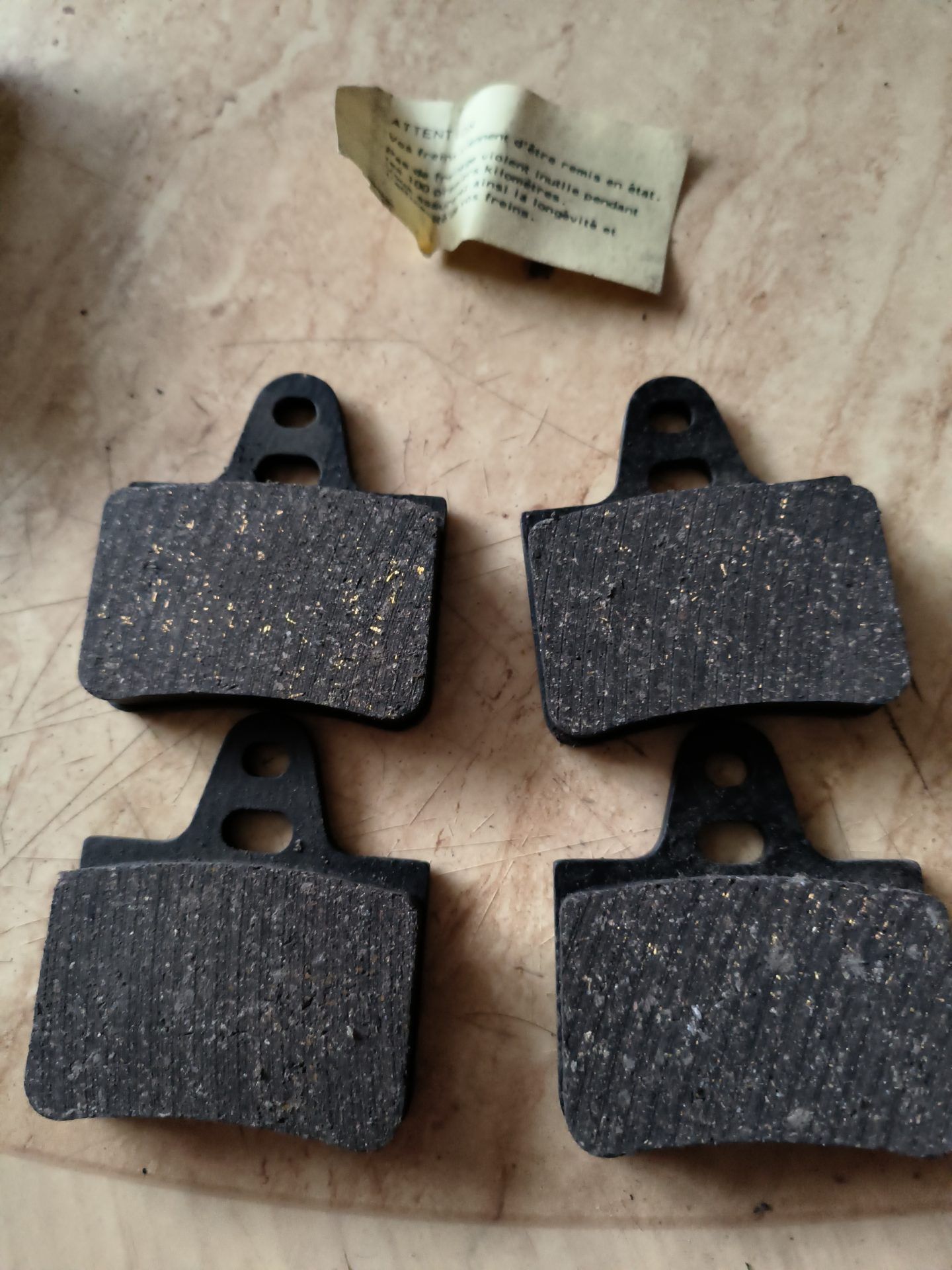 Garnitures de freins avant TEXTAR – Citroën GS/GSA – Réf. GX2526802B Neuf d’origine