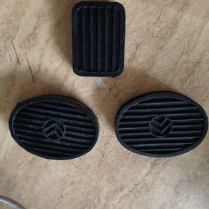 Vendu Lot de 3 patins de pédales pour Citroën Traction Avant (1934–1957).