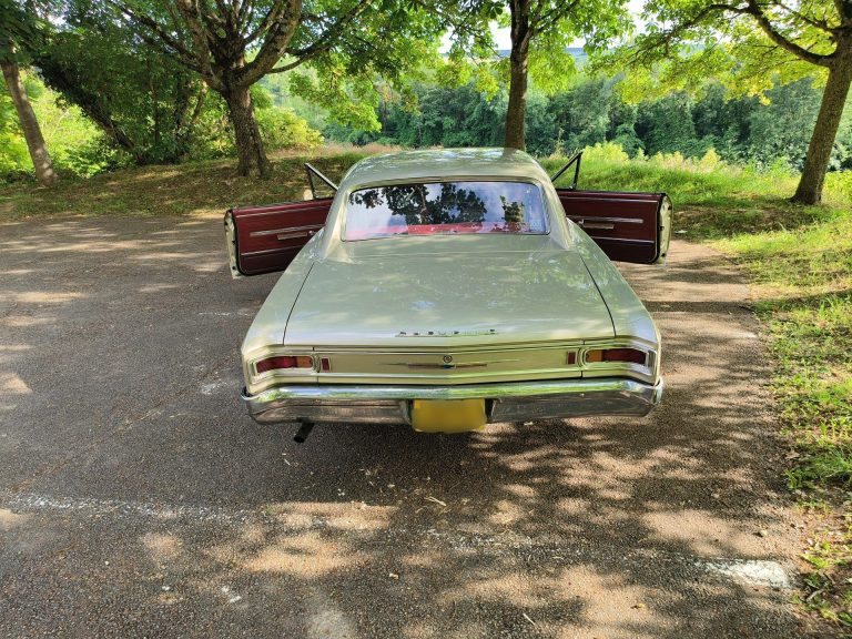 VENDU CHEVROLET CHEVELLE MALIBU SPORT COUPÉ V8 327 – 1966 – GM FRANCE – HISTORIQUE EXCEPTIONNEL