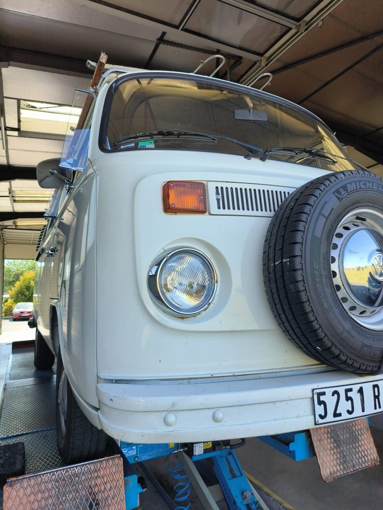vendu Volkswagen combi T2B de 1973 1ère main