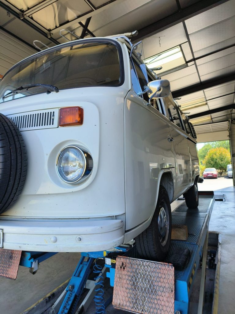 vendu Volkswagen combi T2B de 1973 1ère main