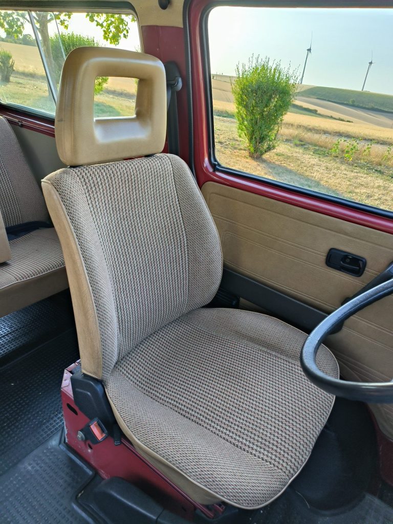 VOLKSWAGEN T3 TRANSPORTER 1.6 TURBO DIESEL – 1989 – 8 PLACES